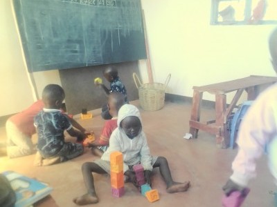 Help Peter Kwilenza for building classrooms