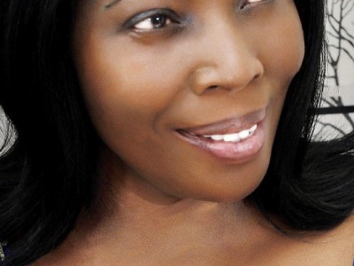 Support Gloria's career