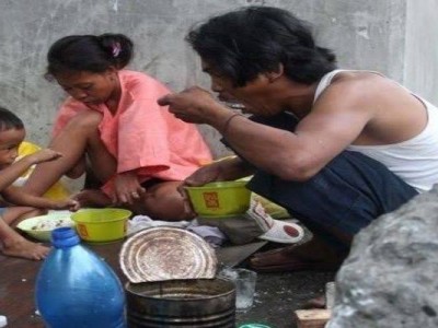 Giving Rice for Poor Filipino Families