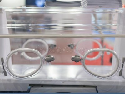 INFANT INCUBATOR