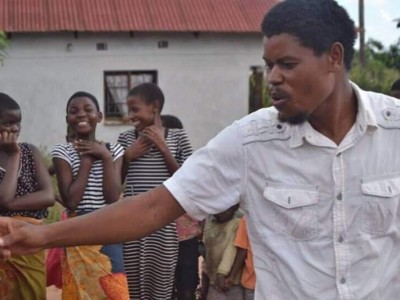 Clean water Save lives - LAKE Malawi Campaign