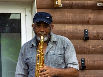 Support for a Jazz musician